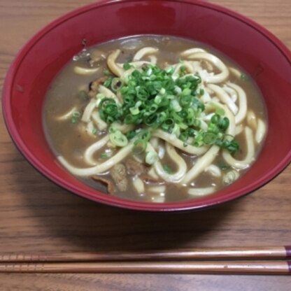 こんばんわ♪
昨日の晩のカレーの残りで☆
椎茸入れてたので、うどんにはぴったり！カレーライスとしてはシイタケって微妙でしたが（笑）
すごく美味しかったです♡